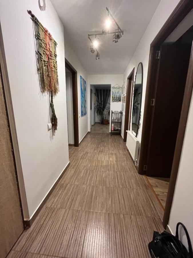 Apartamento O Mansarda Intima :) - The Intimate Attic :) Bragadiru Exterior foto